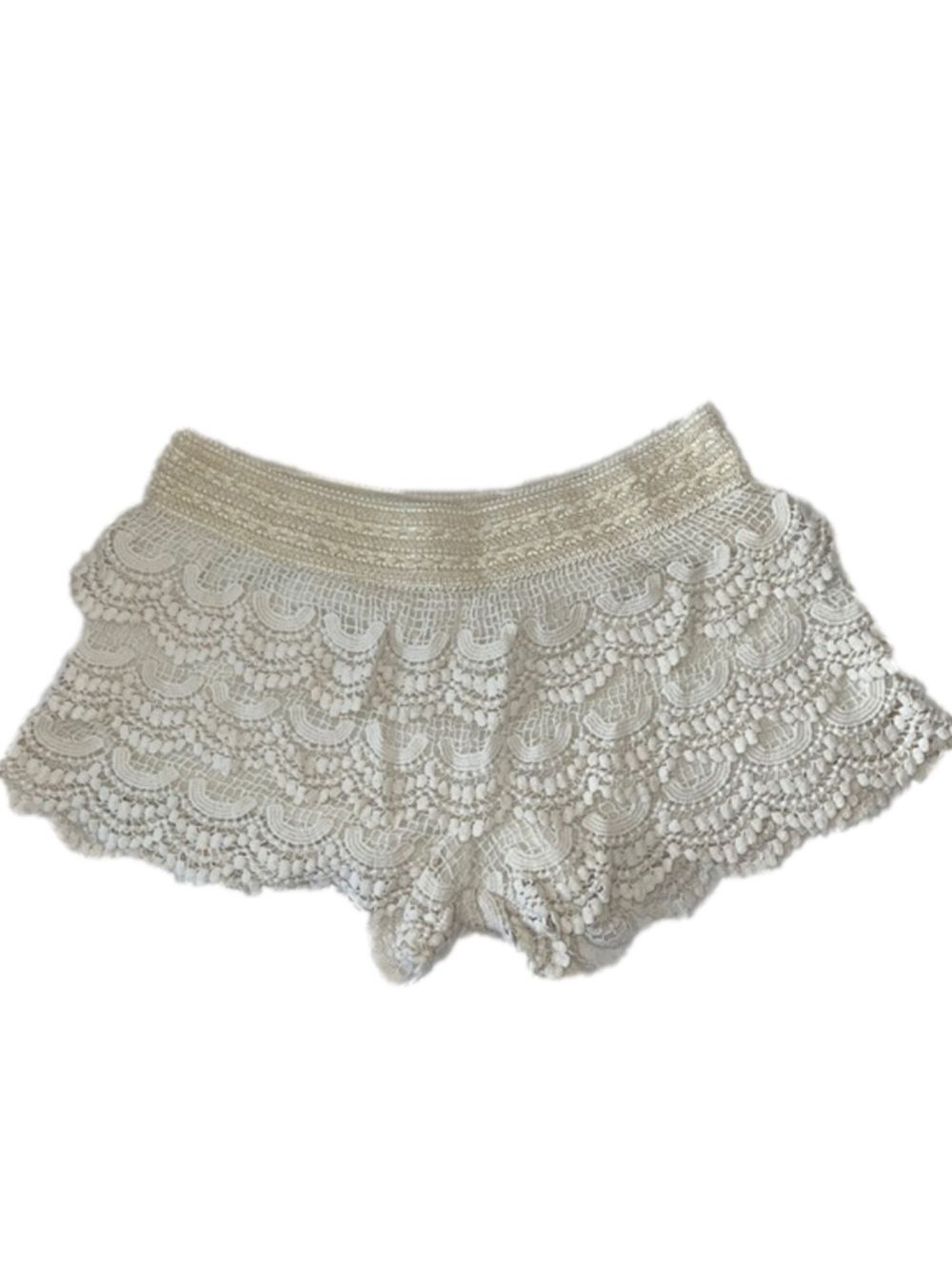 I Love S&S Inc. Crochet Scallop Lace Layered Shorts